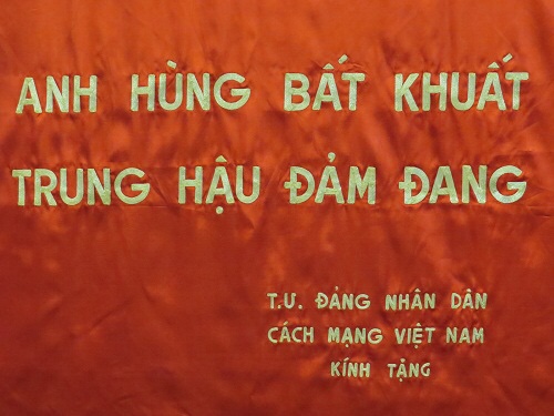 Phụ nữ Việt Nam với 8 chữ vàng 
